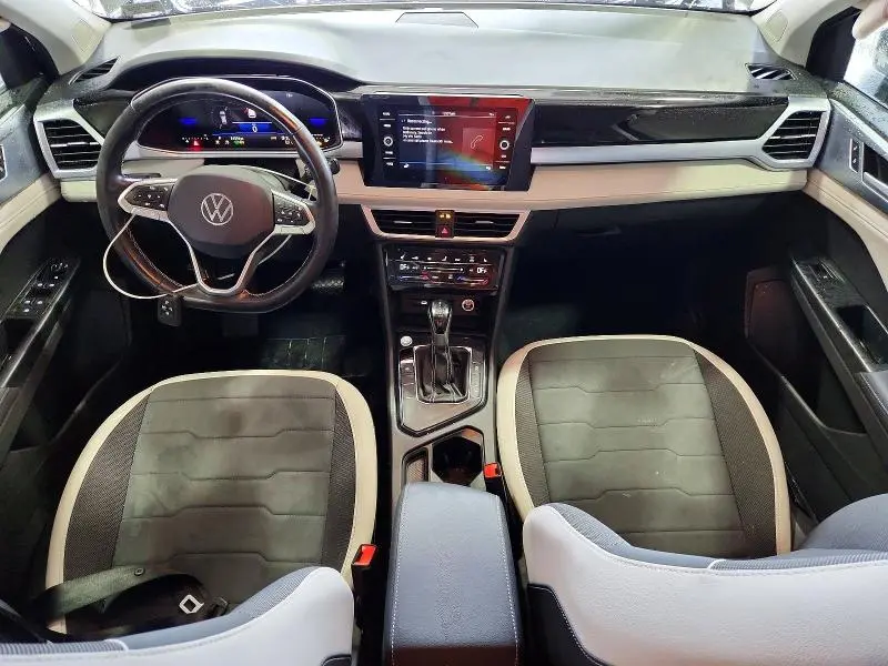 2025 VOLKSWAGEN TAOS SE  