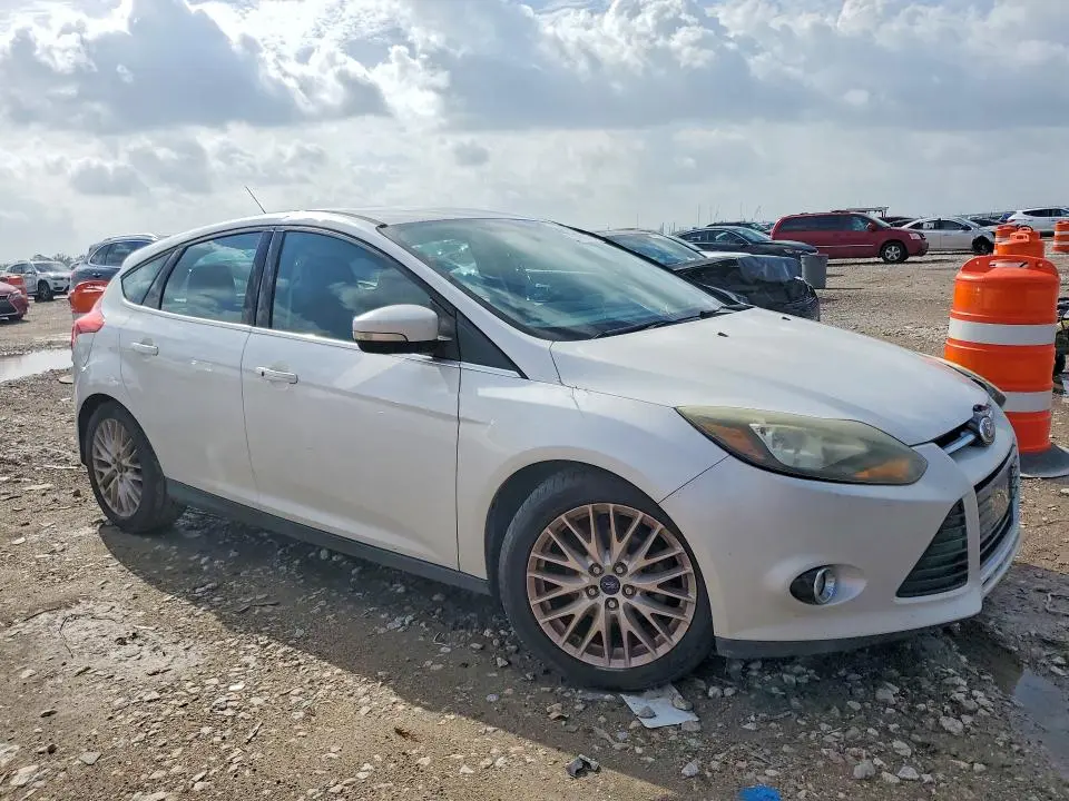 2014 FORD FOCUS TITANIUM  