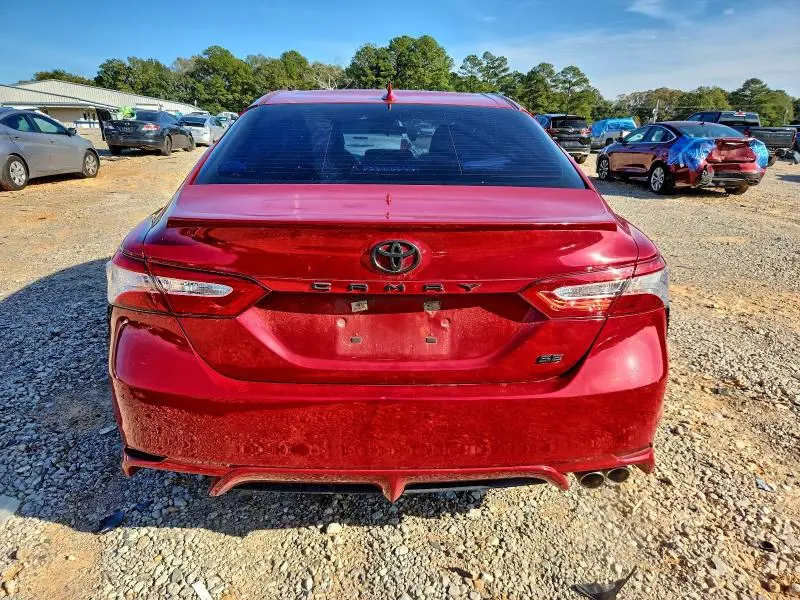 2020 TOYOTA CAMRY SE  