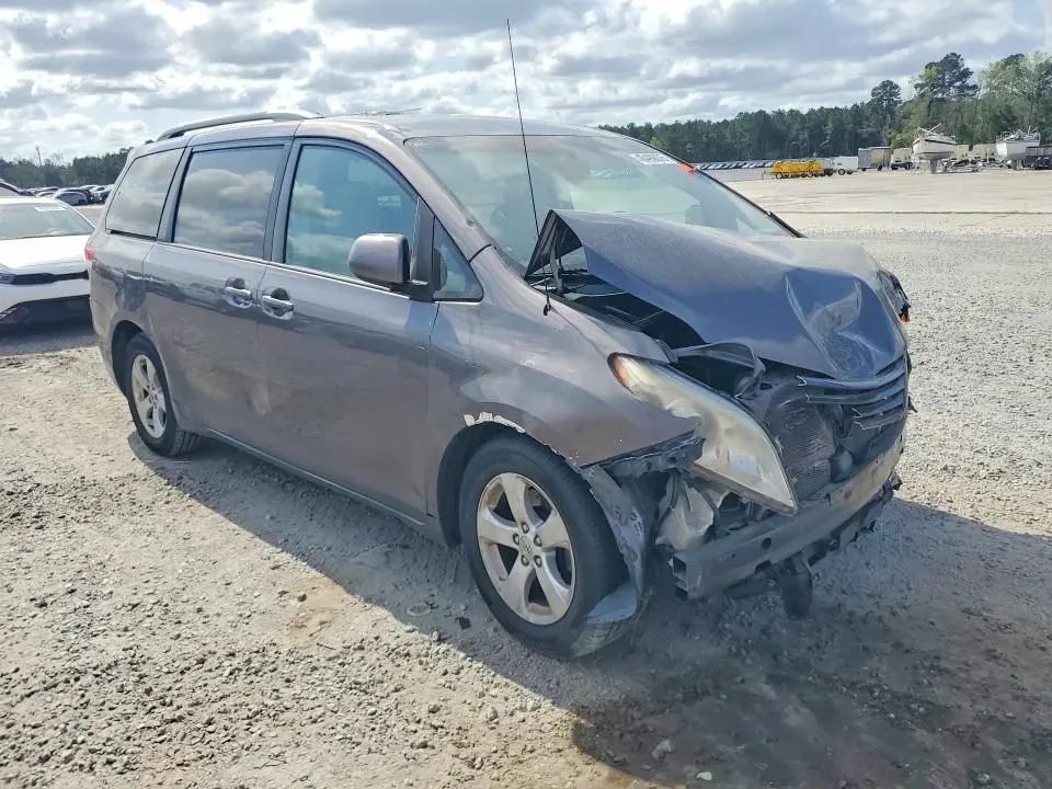 2012 TOYOTA SIENNA LE 8-PASSENGER  