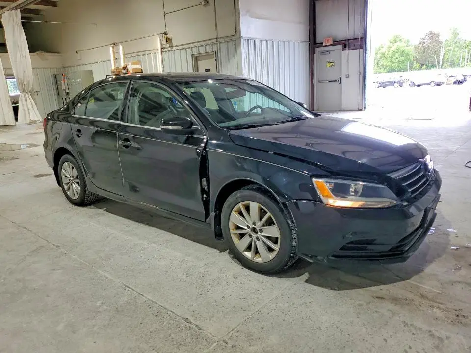 2015 VOLKSWAGEN JETTA SE  