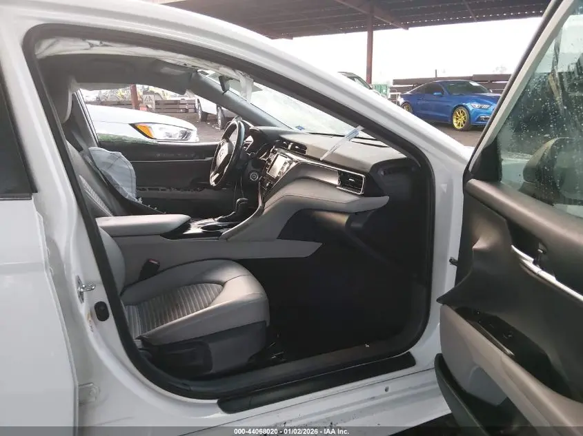 2019 TOYOTA CAMRY SE