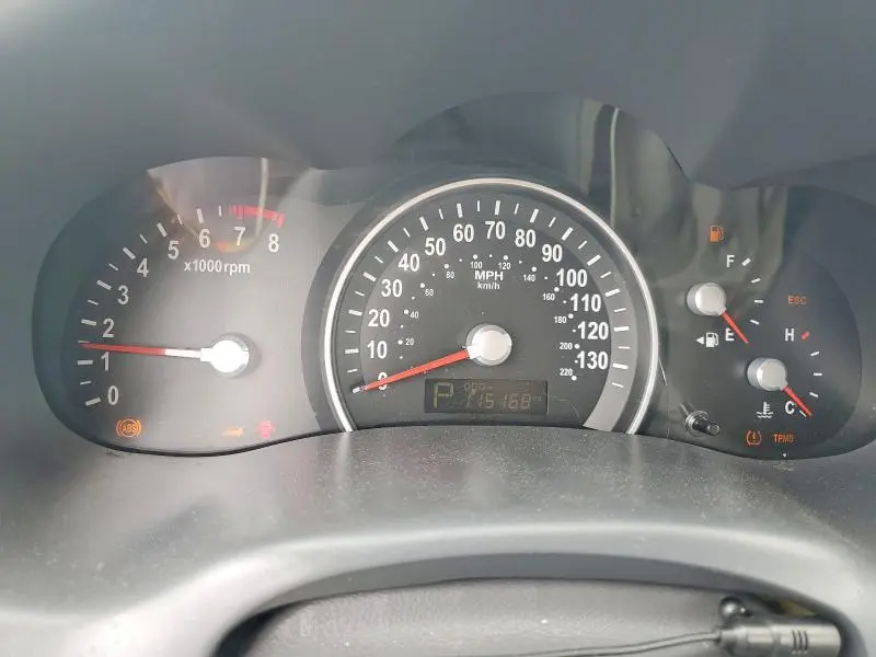 2012 KIA SEDONA LX  