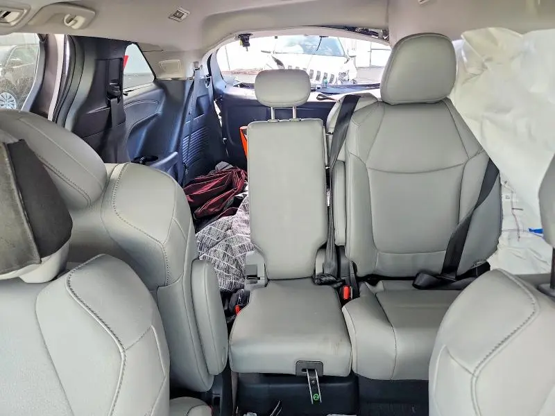 2026 TOYOTA SIENNA XLE 8-PASSENGER  