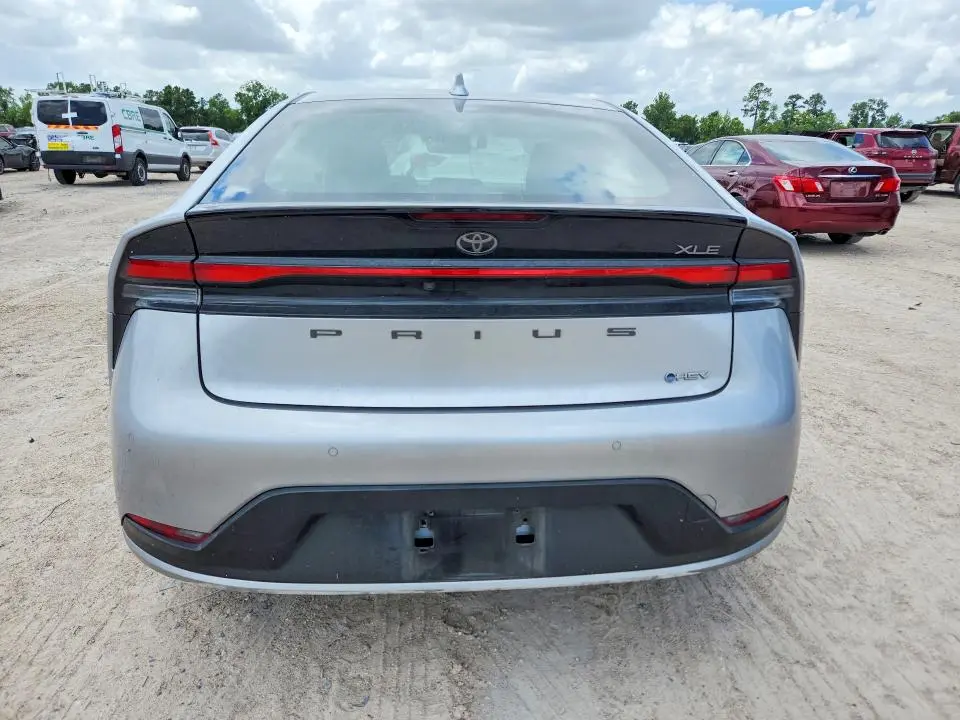 2024 TOYOTA PRIUS XLE  