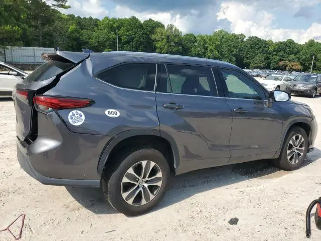 2021 TOYOTA HIGHLANDER XLE  