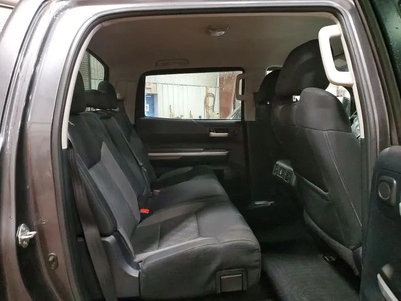 2016 TOYOTA TUNDRA SR5  