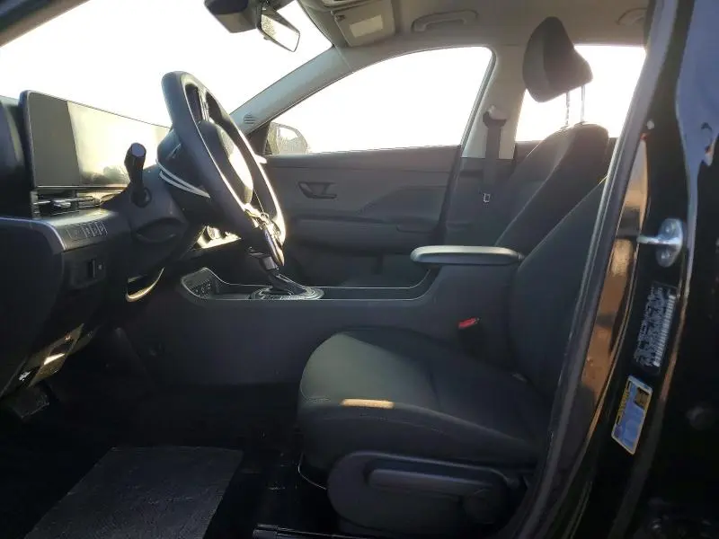 2025 HYUNDAI KONA SE  