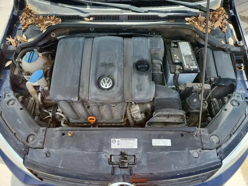 2012 VOLKSWAGEN JETTA SE  