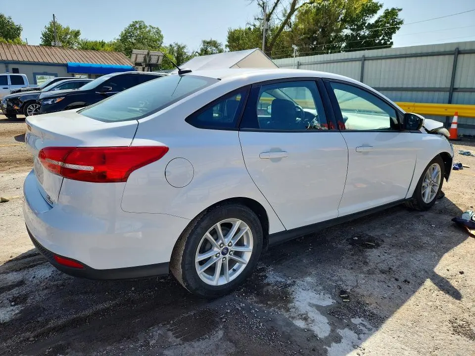 2016 FORD FOCUS SE  