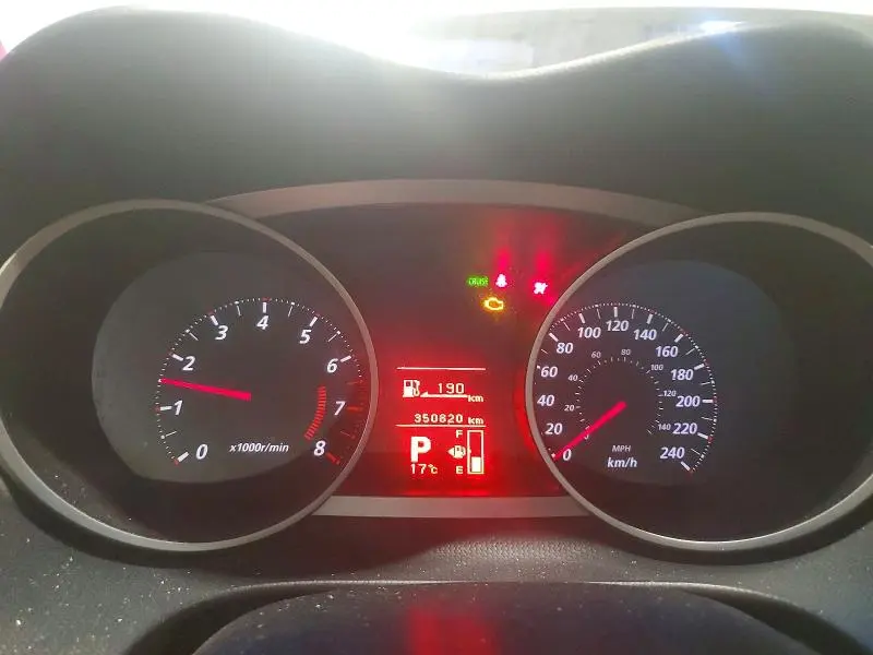 2011 MITSUBISHI OUTLANDER SE  