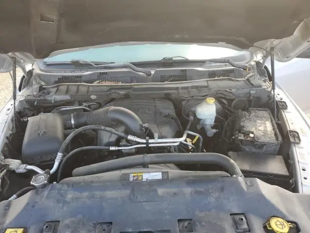 2016 RAM 1500 SLT