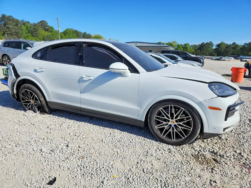 2024 PORSCHE CAYENNE COUPE  