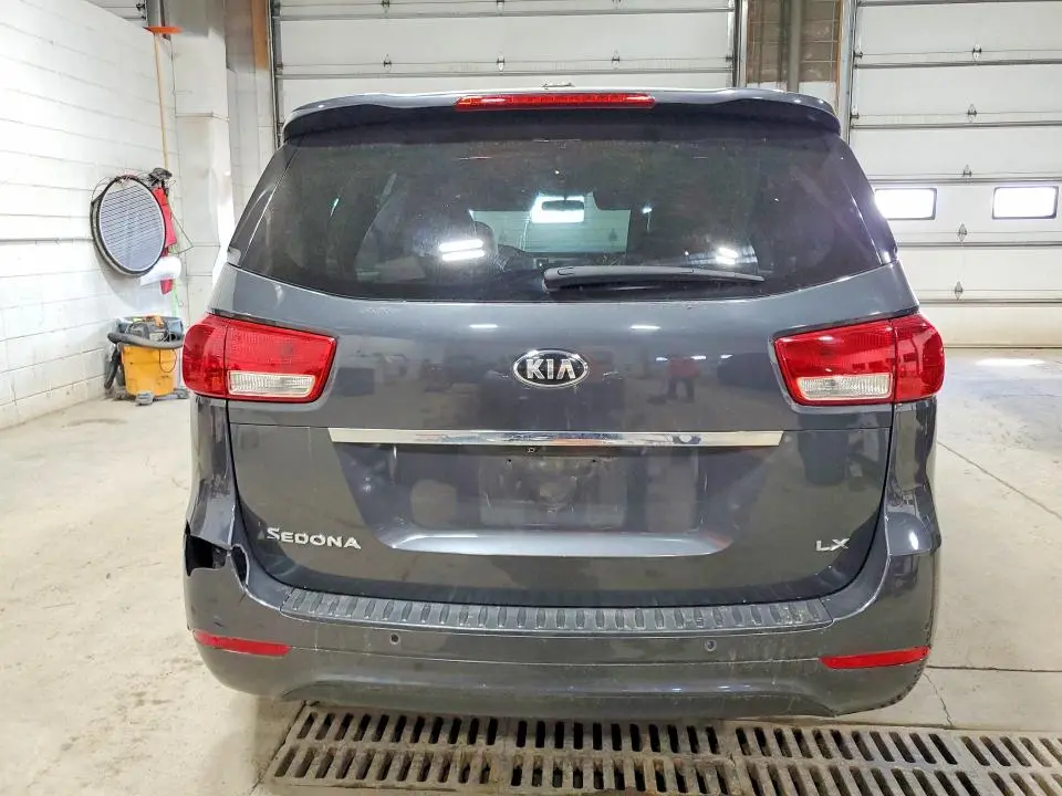 2017 KIA SEDONA LX  