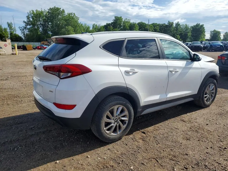 2017 HYUNDAI TUCSON SE  