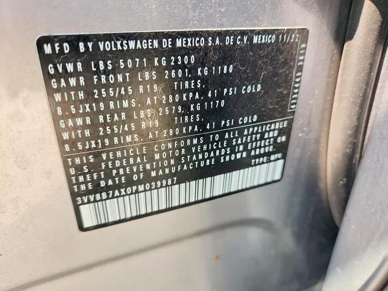 2023 VOLKSWAGEN TIGUAN SE R-LINE BLACK  
