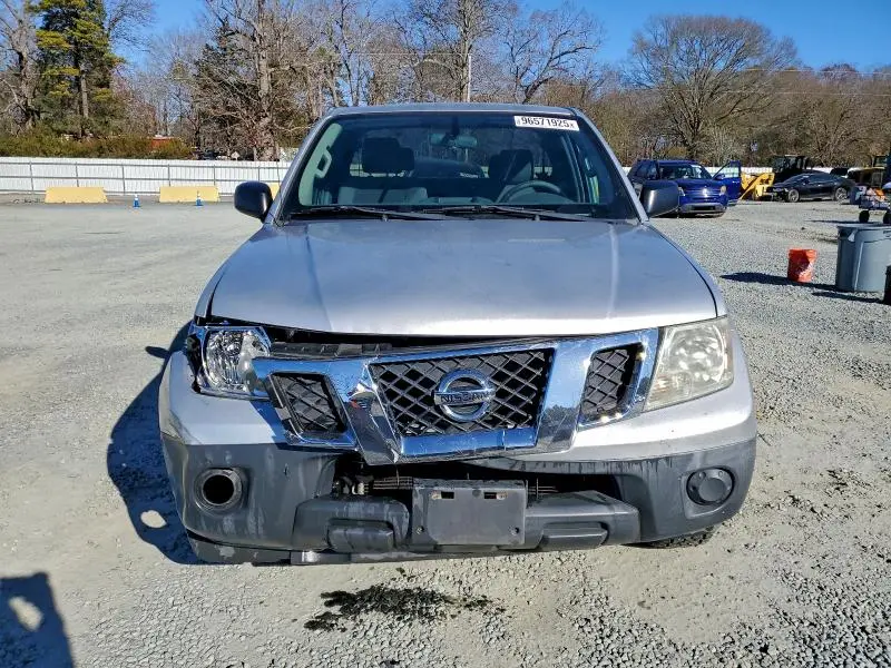 2015 NISSAN FRONTIER S  