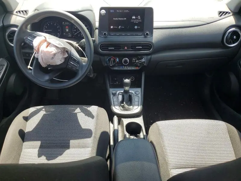 2022 HYUNDAI KONA SE  