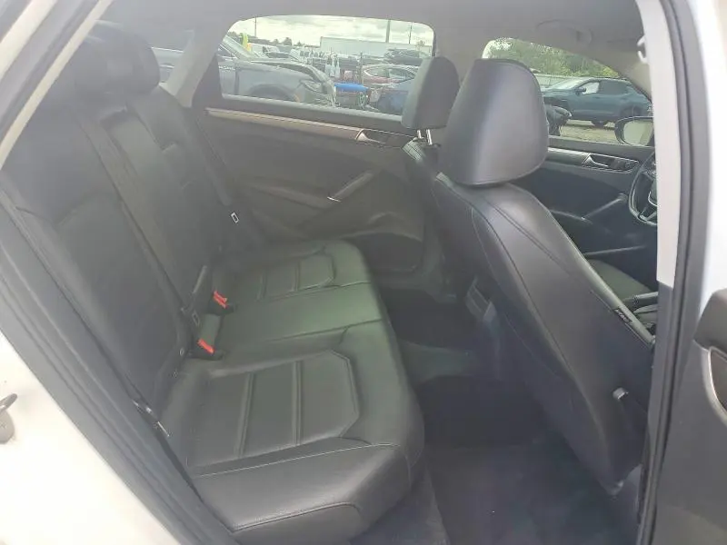 2017 VOLKSWAGEN PASSAT R-LINE  