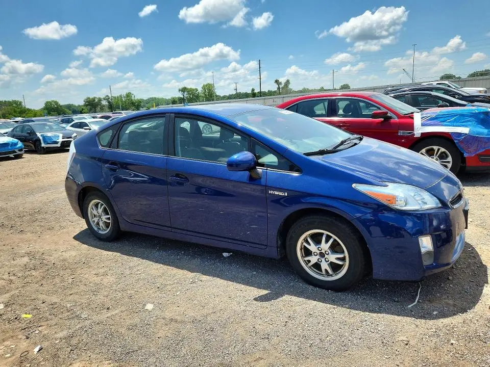 2011 TOYOTA PRIUS TWO  