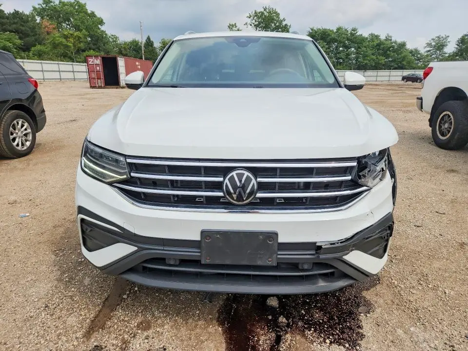 2022 VOLKSWAGEN TIGUAN SE  
