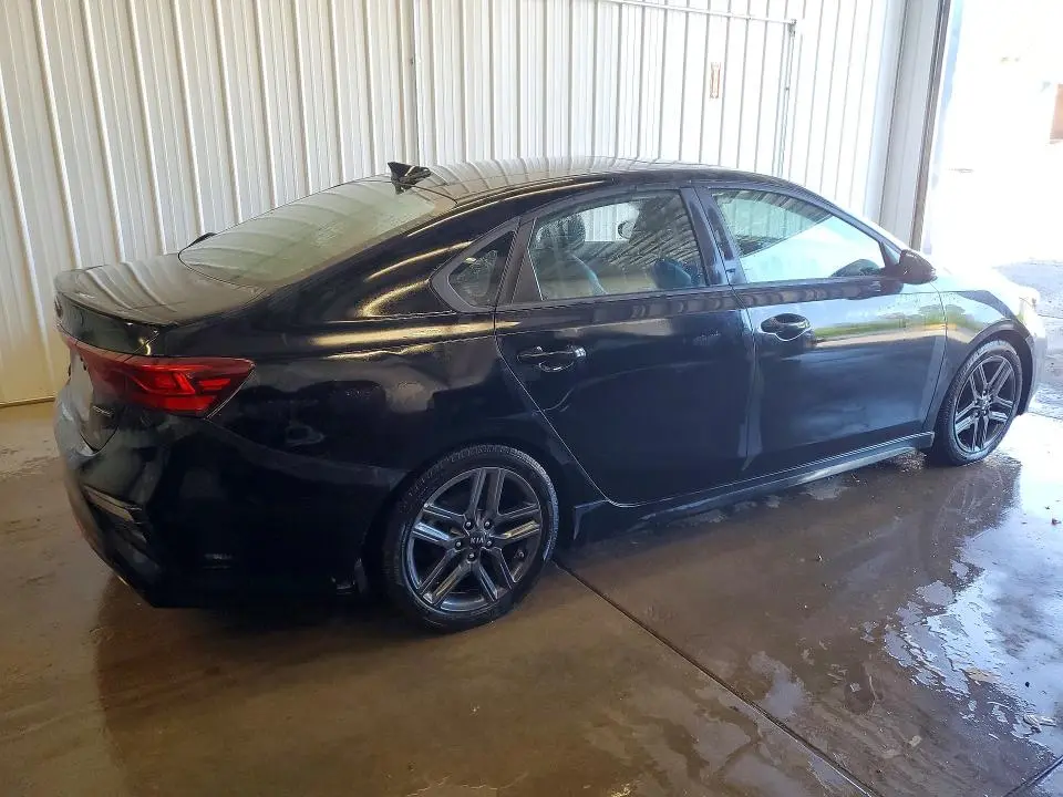 2021 KIA FORTE GT LINE  