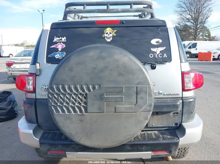 2011 TOYOTA FJ CRUISER  