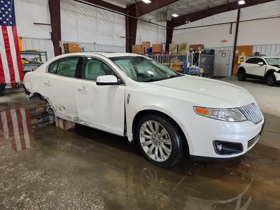 2011 LINCOLN MKS   