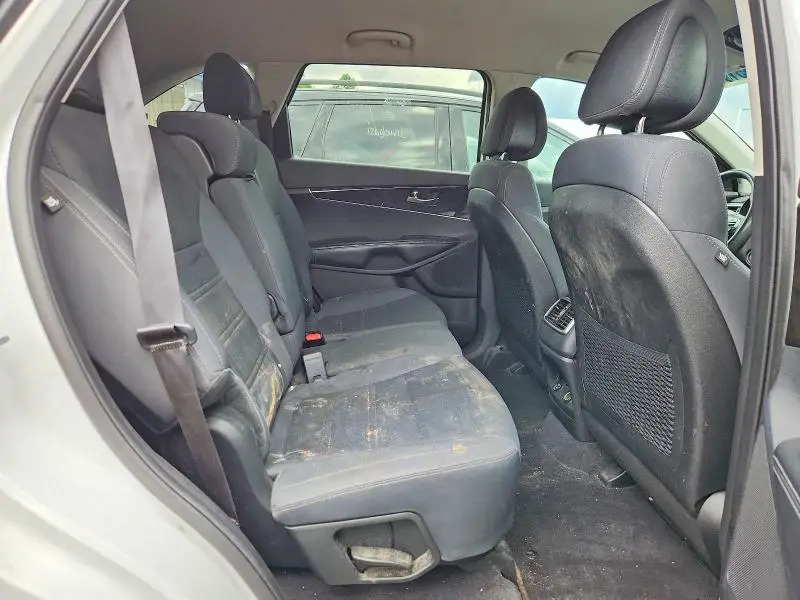 2016 KIA SORENTO LX  