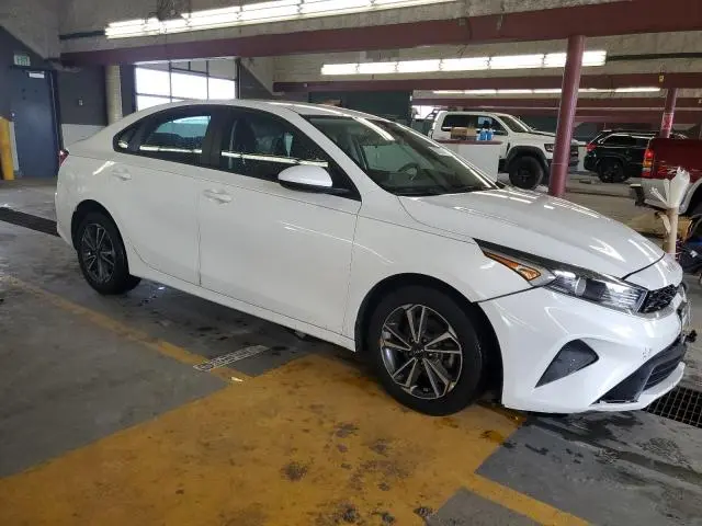 2023 KIA FORTE LX  