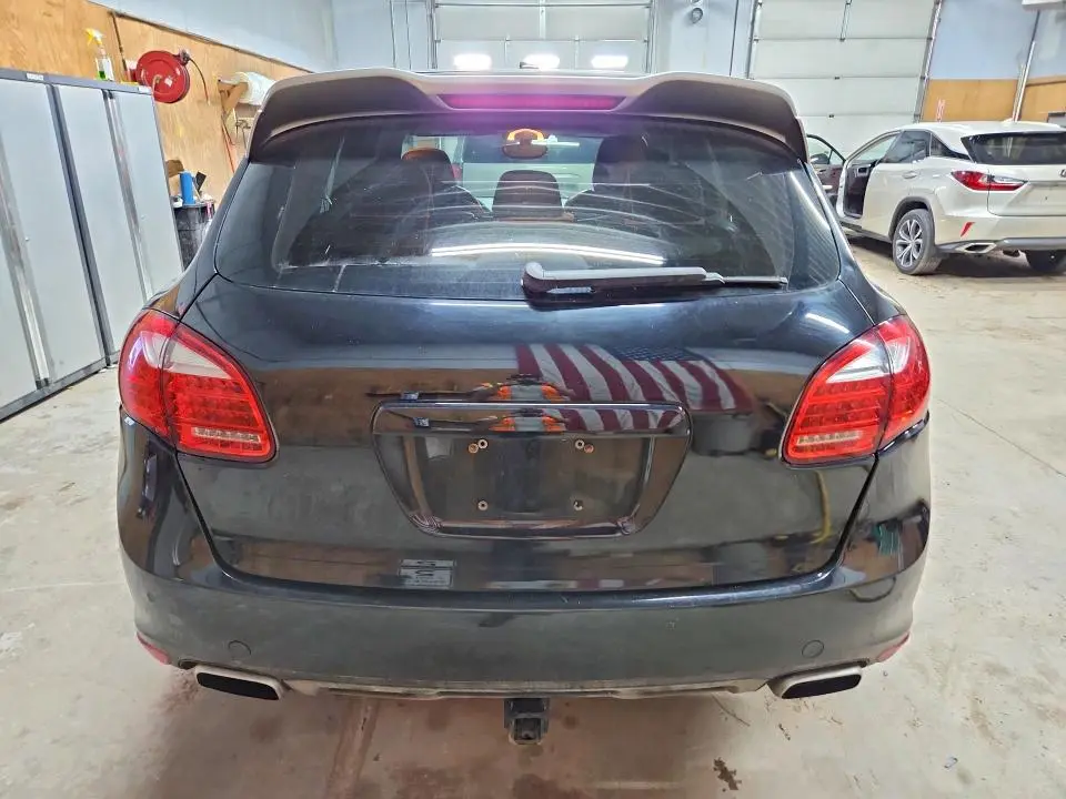 2014 PORSCHE CAYENNE   