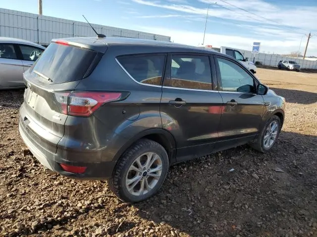 2017 FORD ESCAPE SE  