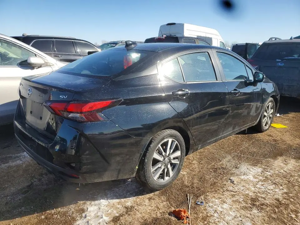 2021 NISSAN VERSA SV  
