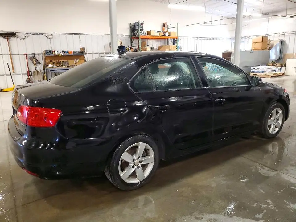 2011 VOLKSWAGEN JETTA TDI  