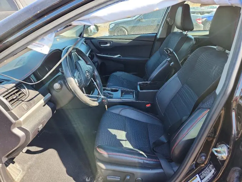 2015 TOYOTA CAMRY SE  