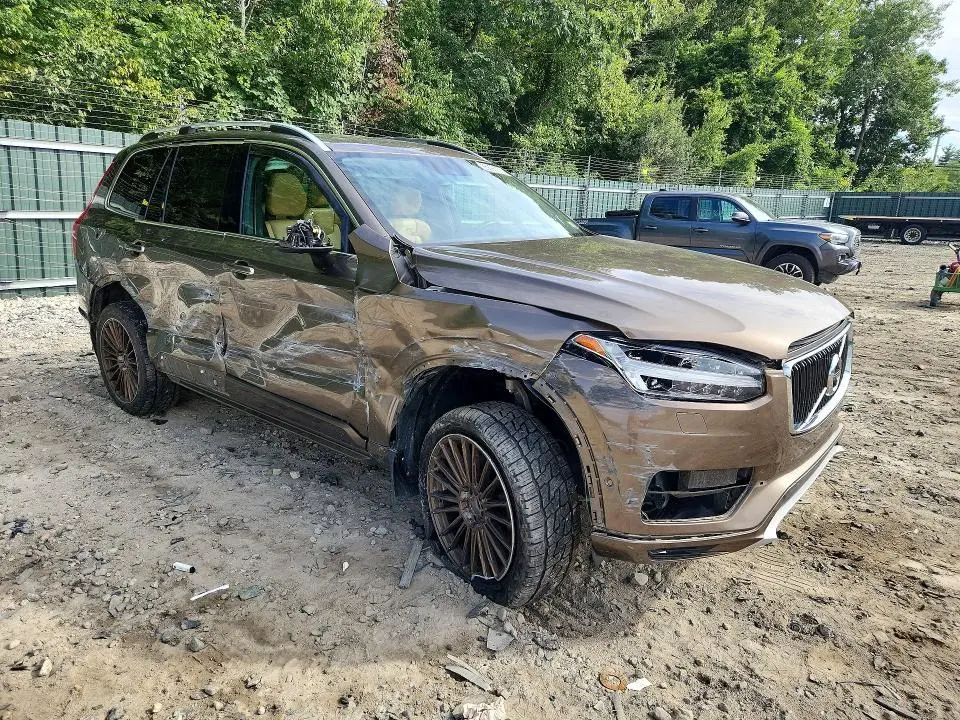 2016 VOLVO XC90 T8  