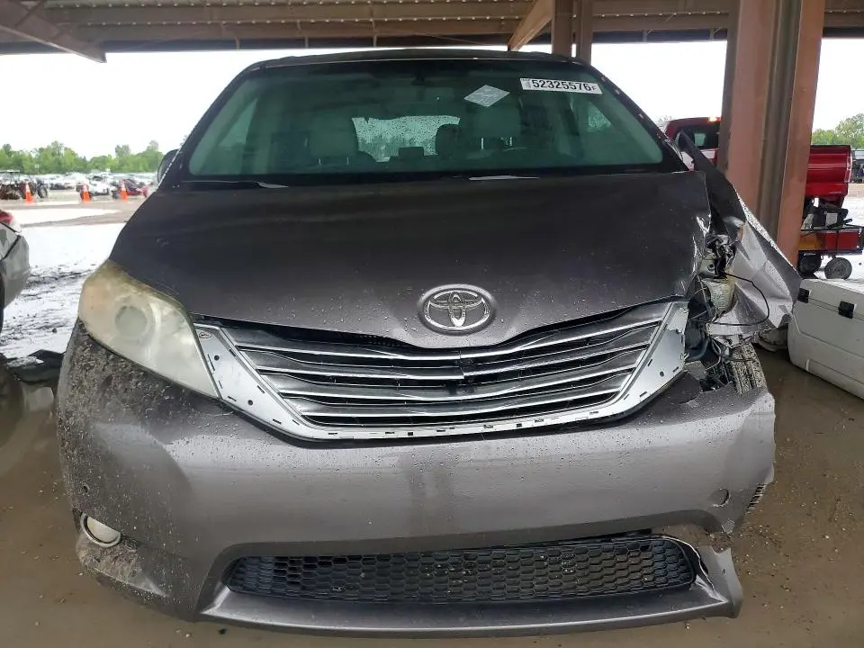 2011 TOYOTA SIENNA LIMITED 7-PASSENGER  