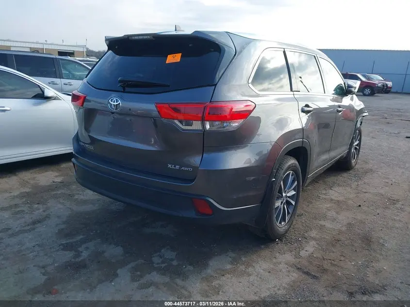 2017 TOYOTA HIGHLANDER XLE