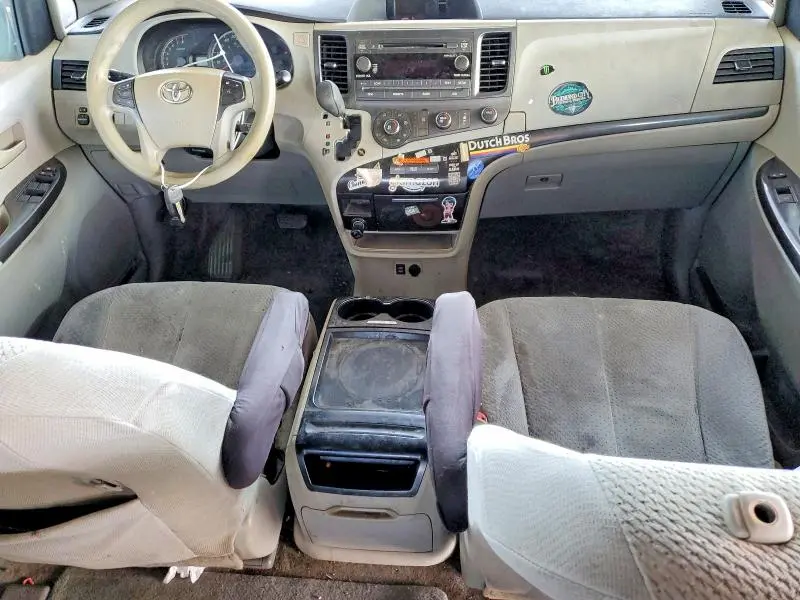 2011 TOYOTA SIENNA LE 8-PASSENGER  