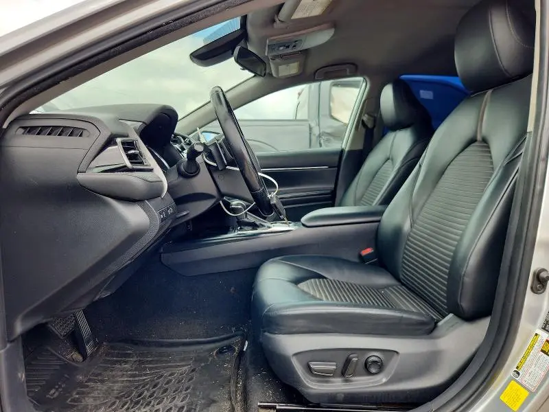 2019 TOYOTA CAMRY SE  