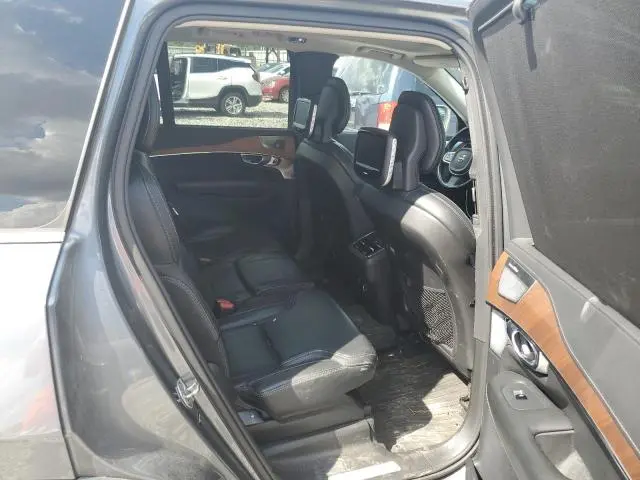 2018 VOLVO XC90 T6  