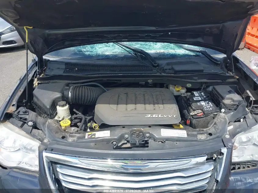 2013 CHRYSLER TOWN & COUNTRY TOURING