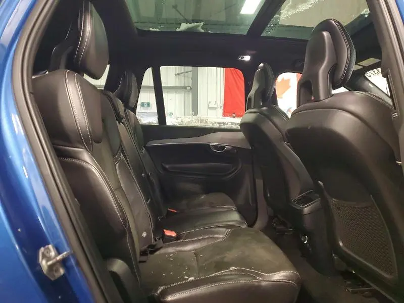 2017 VOLVO XC90 T6  