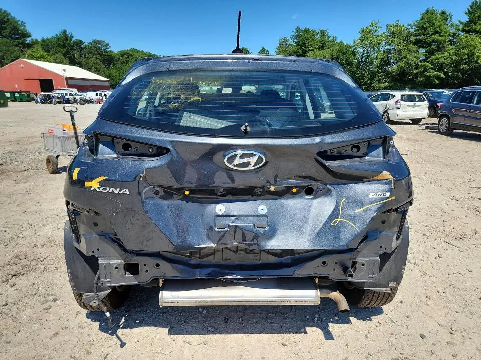2021 HYUNDAI KONA SE  