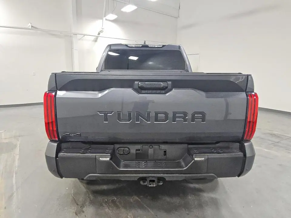 2026 TOYOTA TUNDRA CREWMAX SR5  