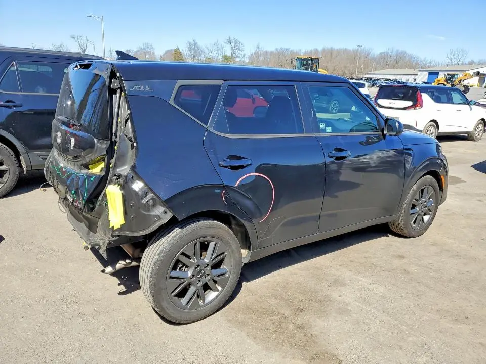 2021 KIA SOUL S  