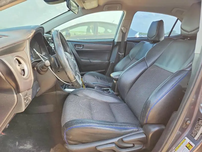 2017 TOYOTA COROLLA SE  