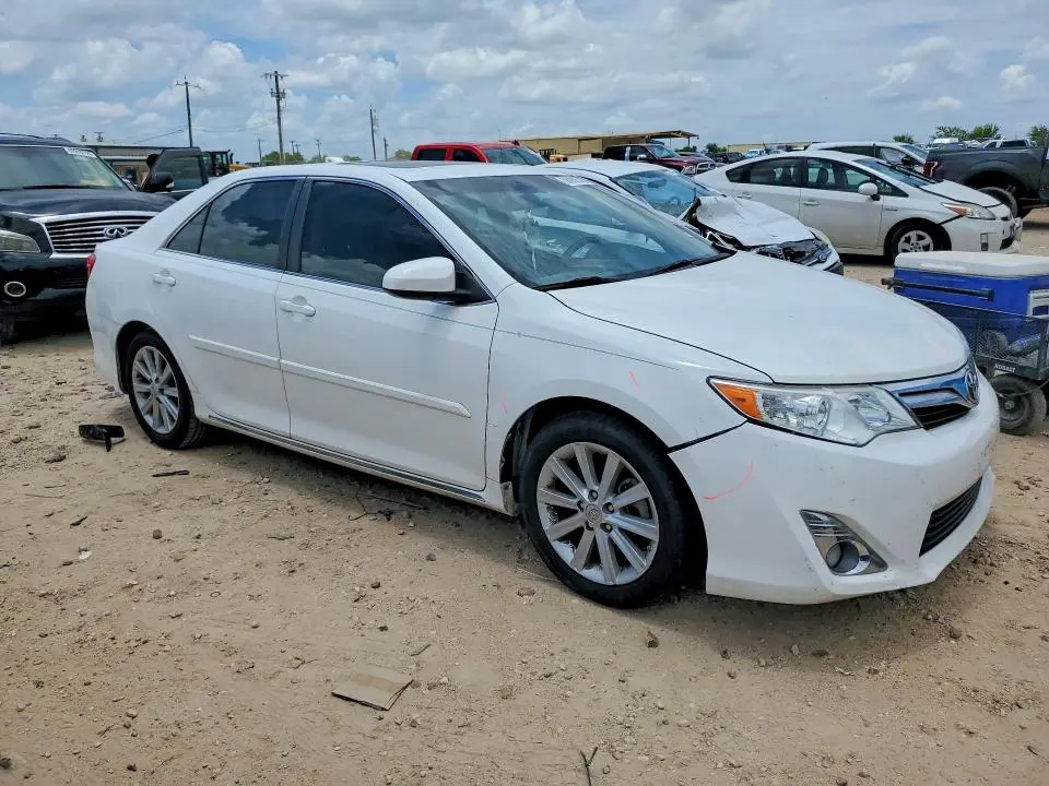 2012 TOYOTA CAMRY XLE  