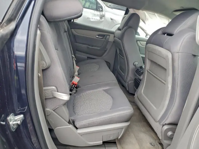 2016 CHEVROLET TRAVERSE LS  