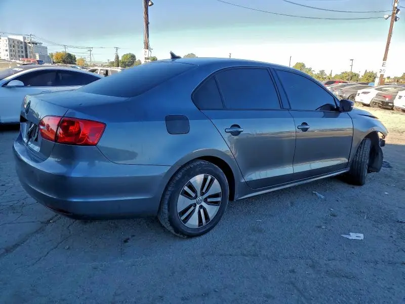 2014 VOLKSWAGEN JETTA SE  